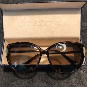 Authentic LV tortoise shell Sunglasses